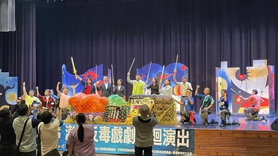 115.10.13紙風車反毒表演圖片(另開新視窗)